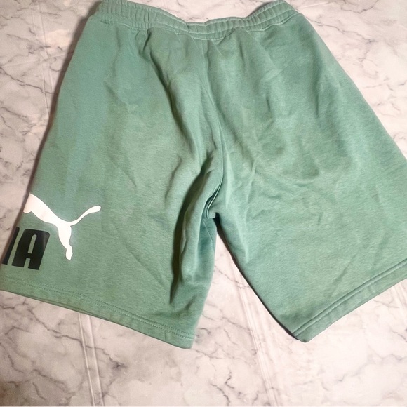 Puma Men's Fleece Sweat Shorts Green 10” Large Logo Graphic Shorts S Athleisure - Picture 6 of 7